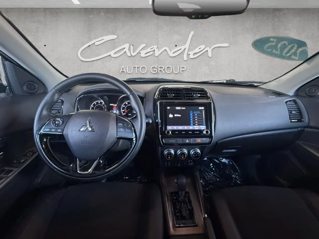Used 2025 Blue Mitsubishi 2.0 SE image 20