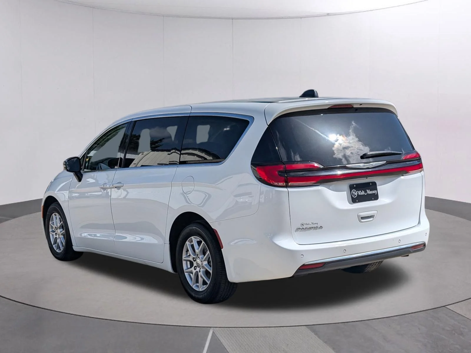 Used 2024 Bright White Clearcoat Chrysler Touring L image 3