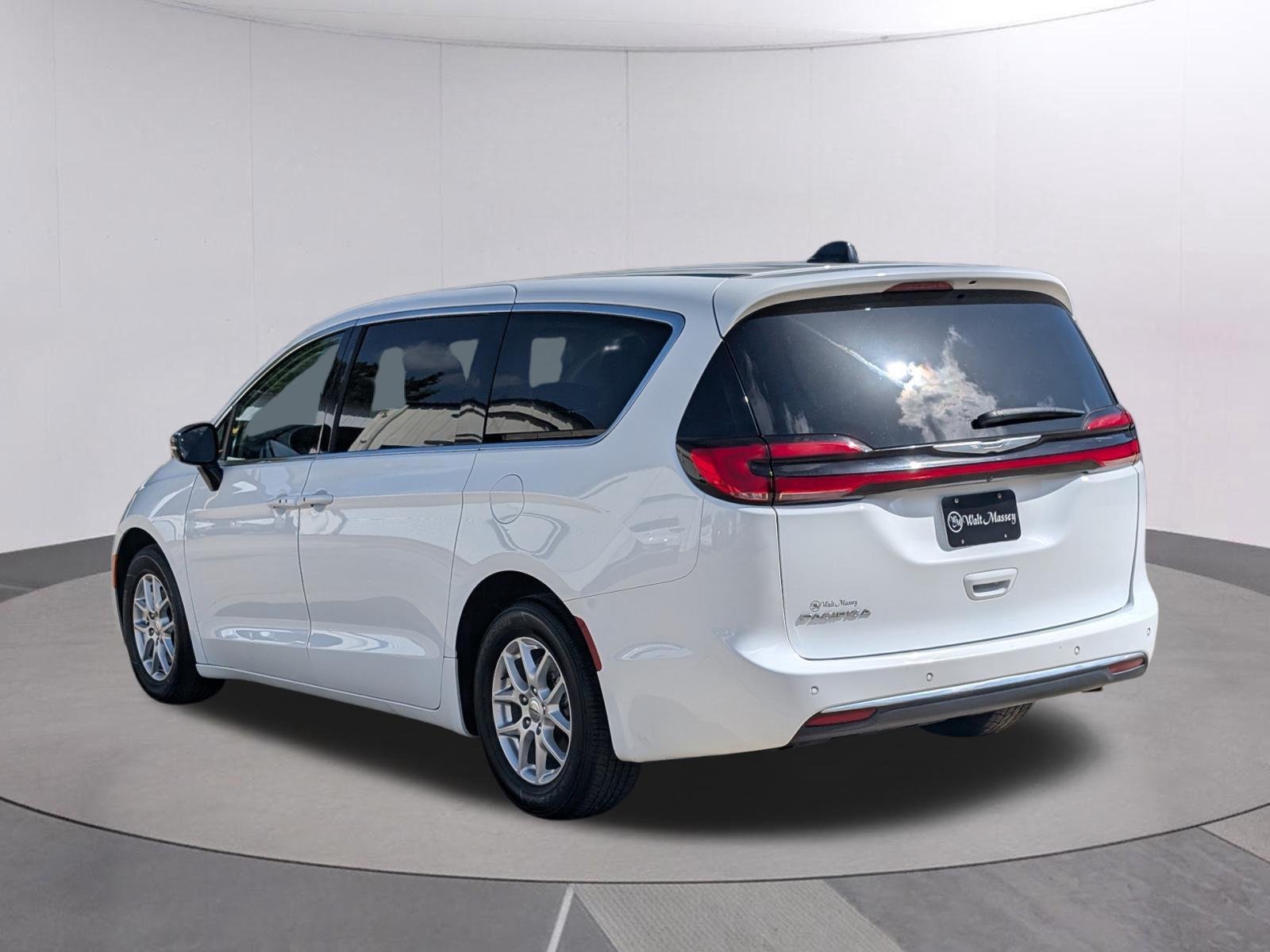 Used 2024 Bright White Clearcoat Chrysler Touring L image 3