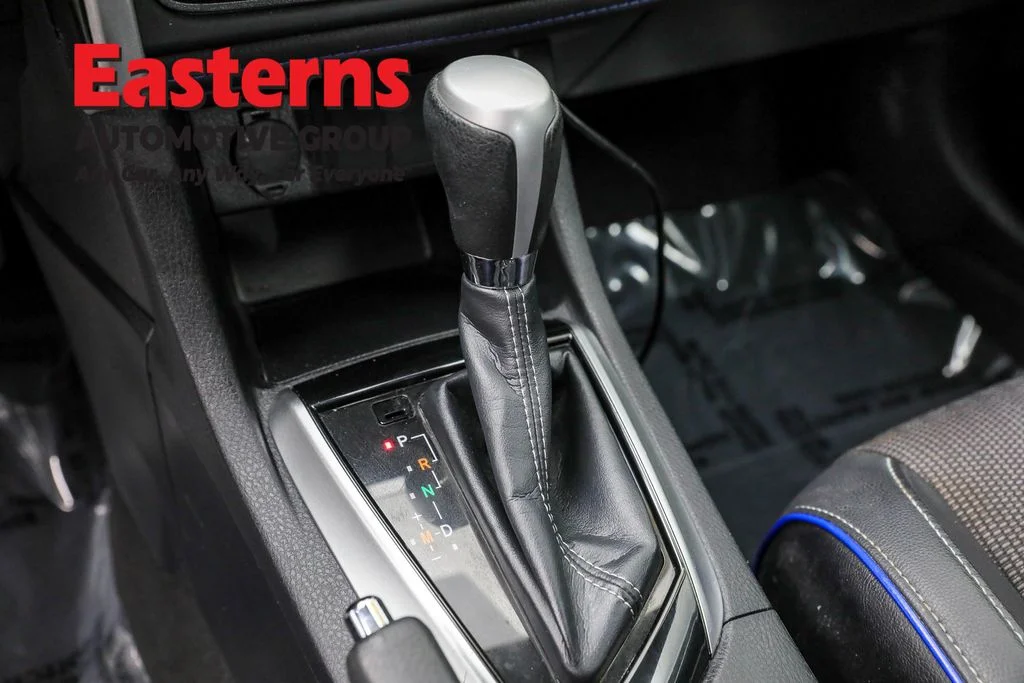 Used 2018 White Toyota SE image 13