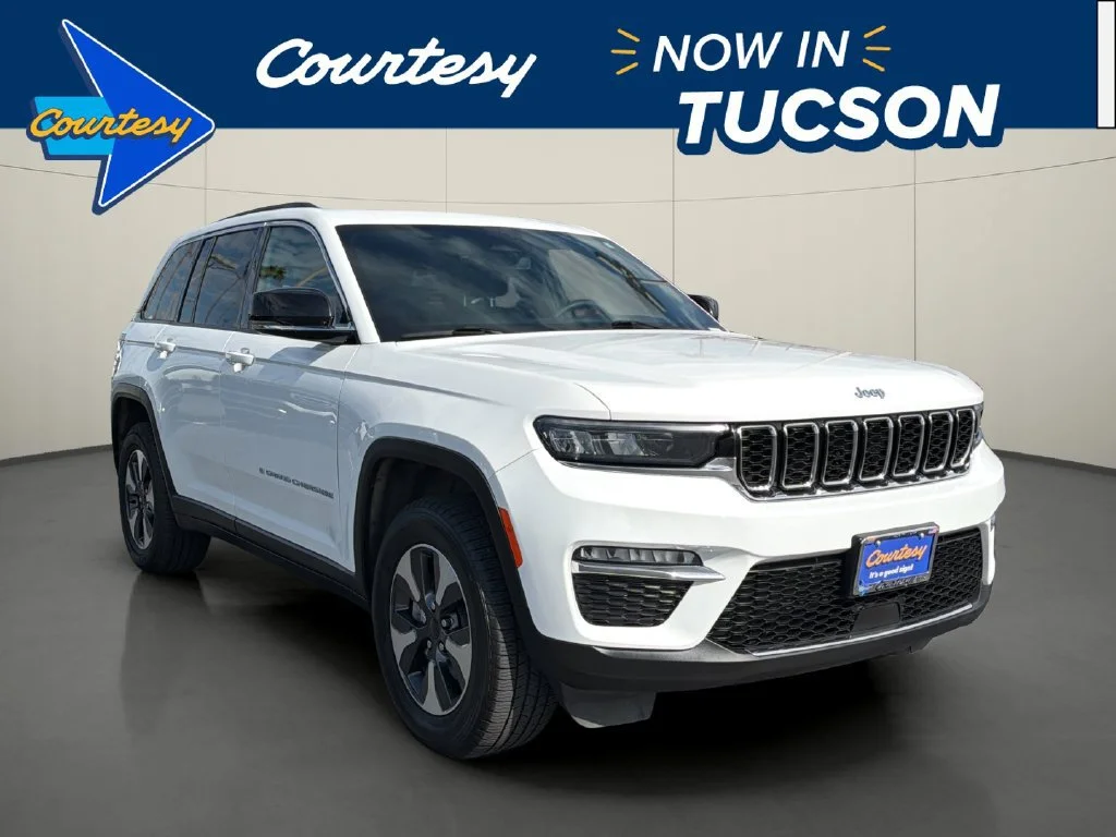 Used 2024 White Jeep LIMI image 1