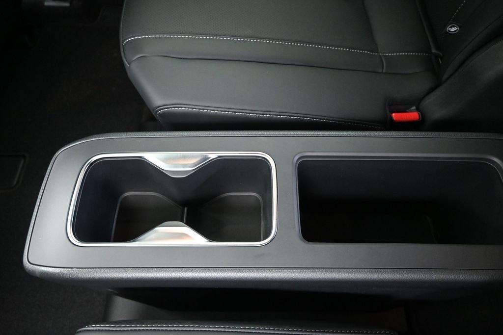 New 2027 2T RAD WHT INFINITI Sport AWD image 18