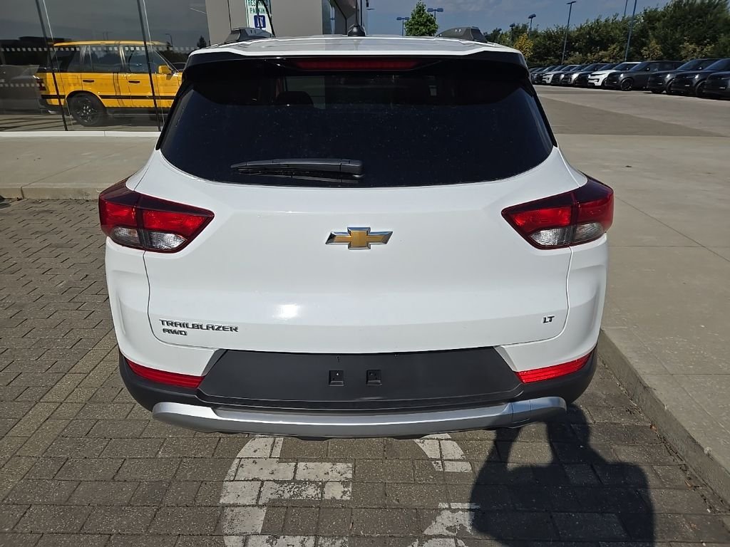 Used 2026 Summit White Chevrolet LT image 6