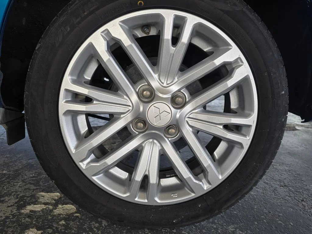 Used 2024  Mitsubishi Black Edition image 22