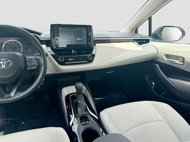 Used 2022  Toyota LE image 22