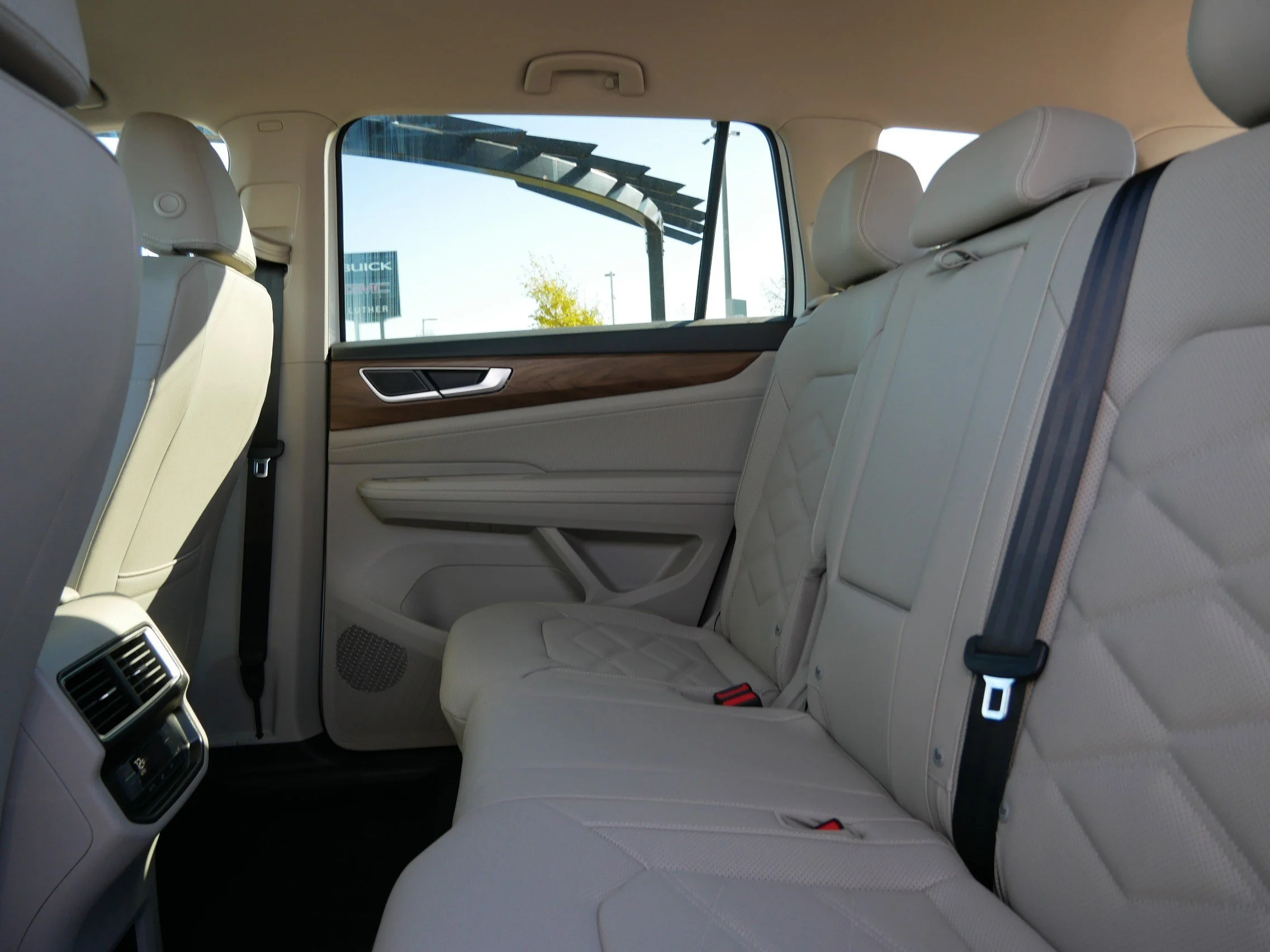 New 2026 Opal White Pearl Volkswagen 2.0T SE image 5