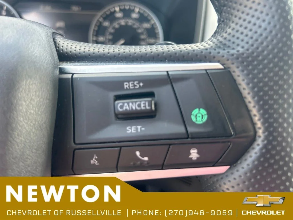 Used 2025  Mitsubishi SE image 15