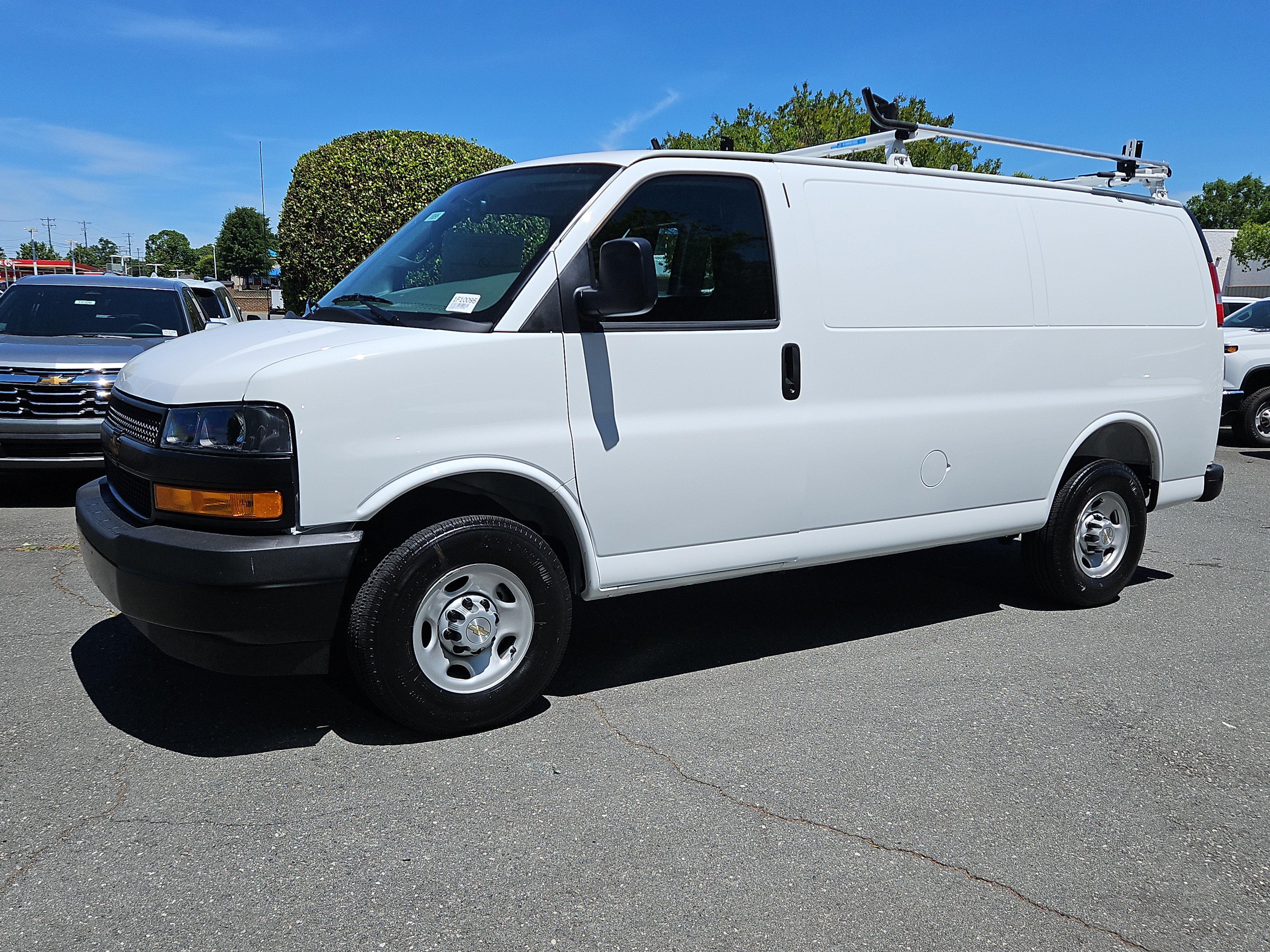2026 Chevrolet Express 2500 Work Van HD's photo