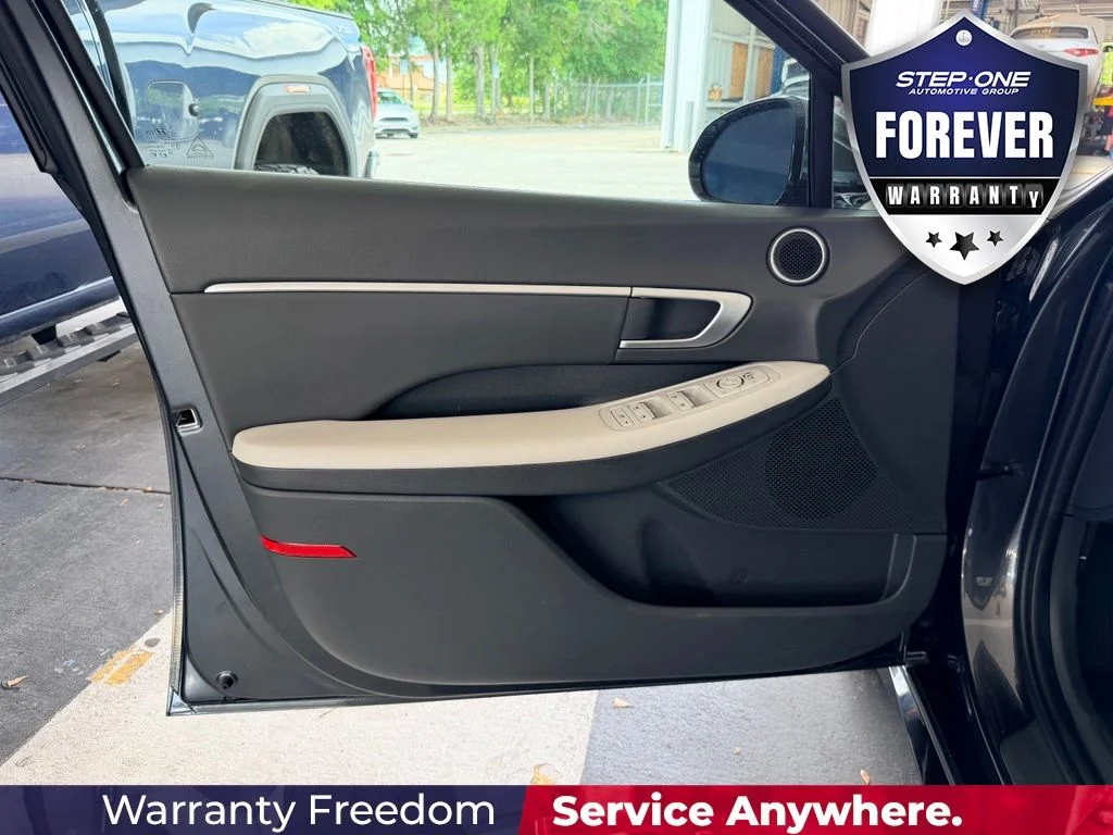Used 2025 Gray Hyundai SEL image 10