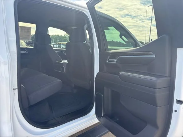Used 2022 SUMMIT WHITE GMC Elevation image 34