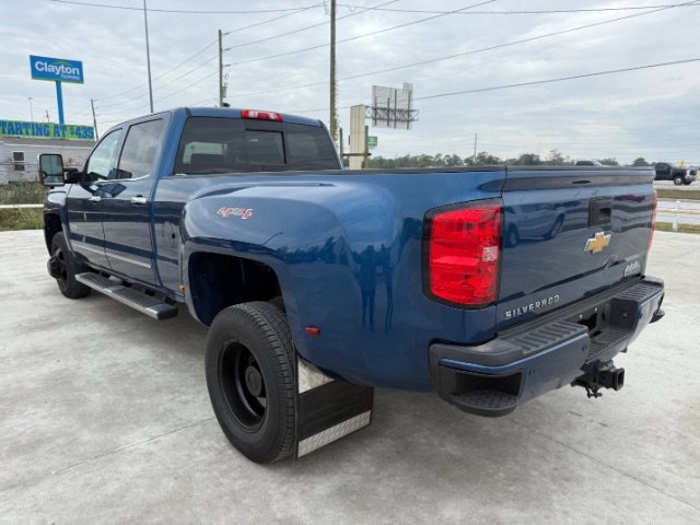 Used 2017 Deep Ocean Blue Metallic Chevrolet High Country image 3