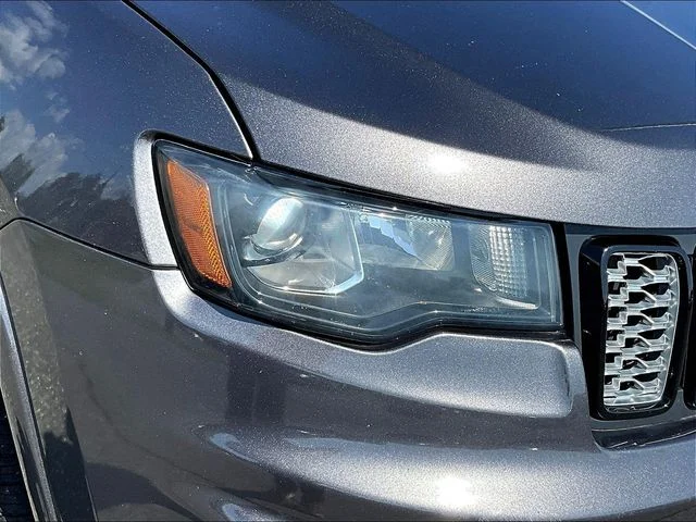 Used 2018 Gray Jeep Altitude image 38