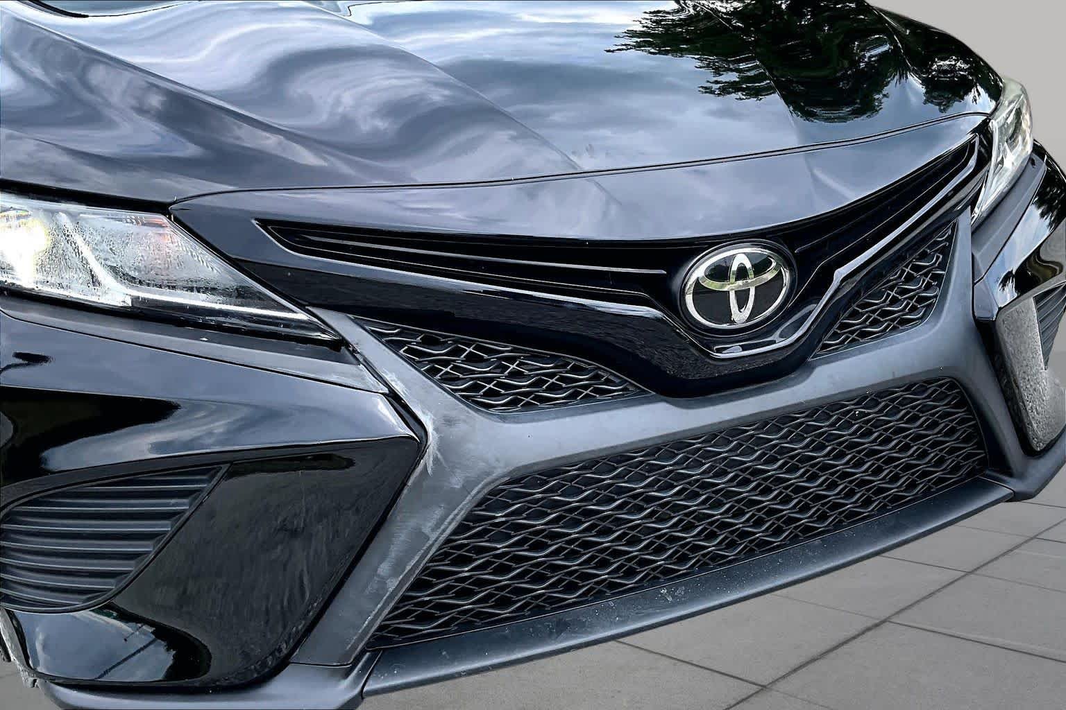Used 2020 Midnight Black Metallic Toyota SE Nightshade image 29