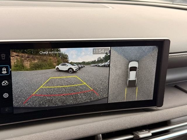 Used 2025 Green Hyundai Limited image 21
