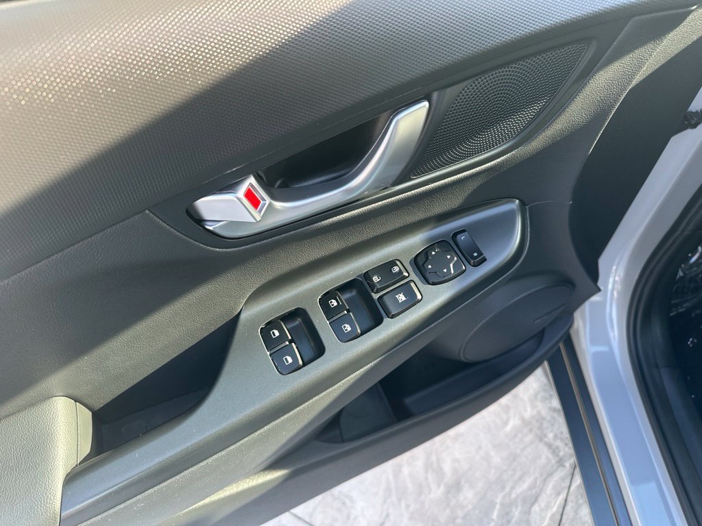 2022 Hyundai Kona Limited - Photo 10
