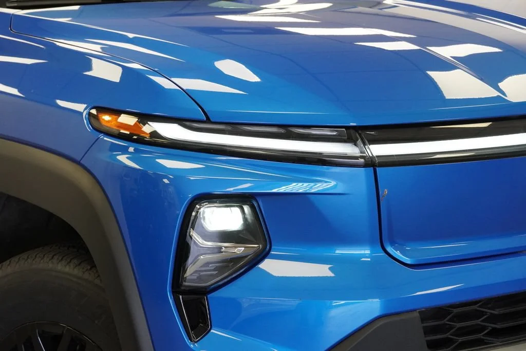 New 2026 Riptide Blue Metallic Chevrolet LT - Extended Range image 32
