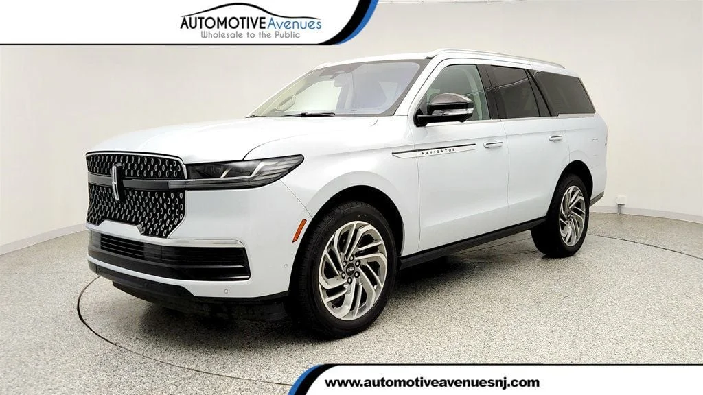2025 Lincoln Navigator's photo
