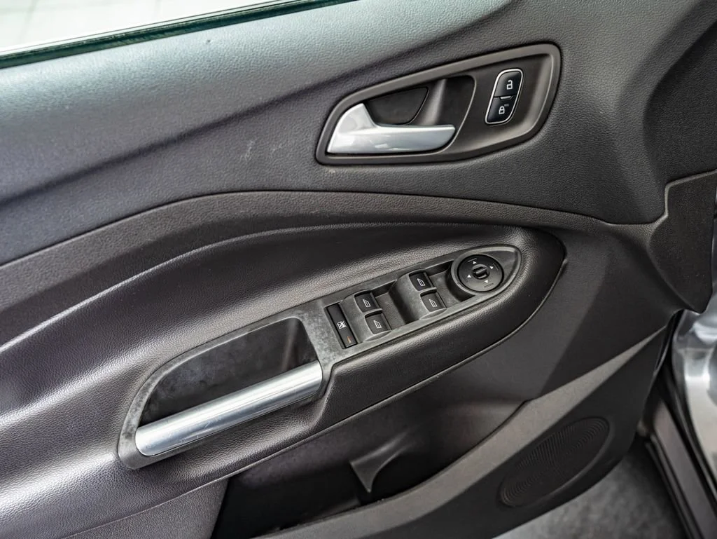 Used 2017 Magnetic Metallic Ford SE image 17