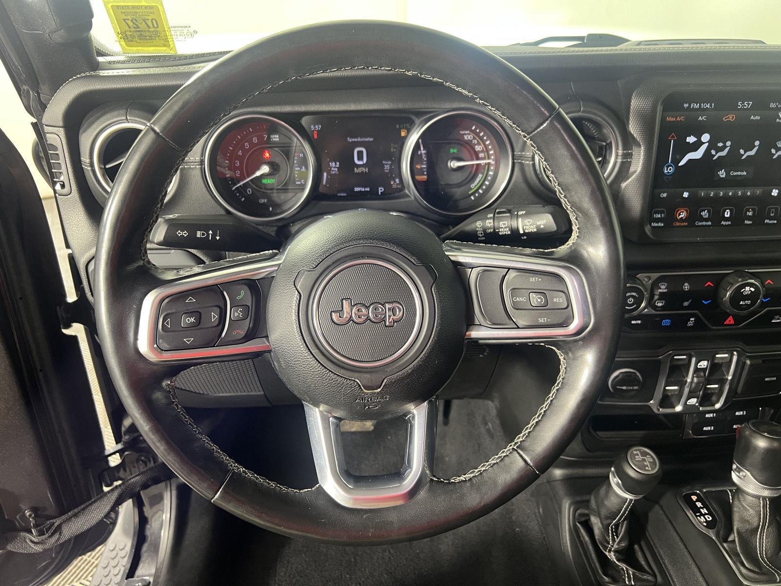 Used 2021 Granite Crystal Metallic Clearcoat Jeep Unlimited Sahara image 23