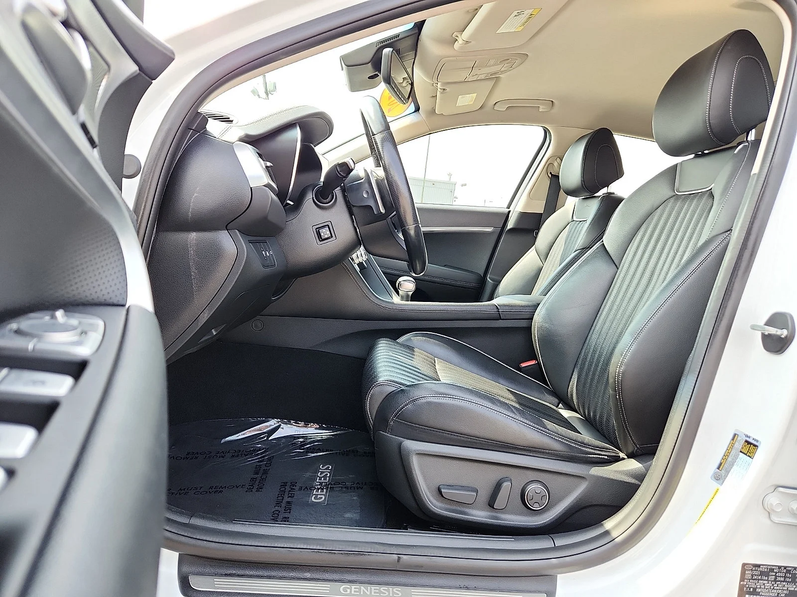 Used 2022 White Genesis 3.3T image 13