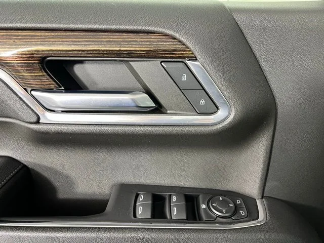 Used 2023 Sterling Metallic GMC Elevation image 18