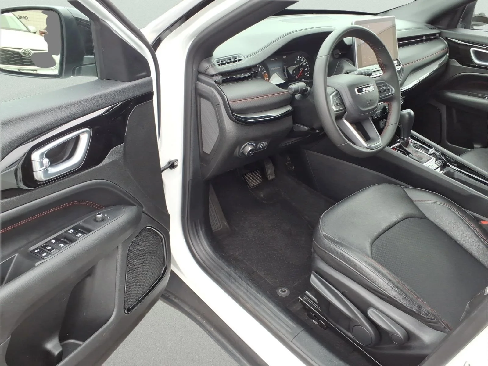 2024 Jeep Compass Trailhawk - Photo 10