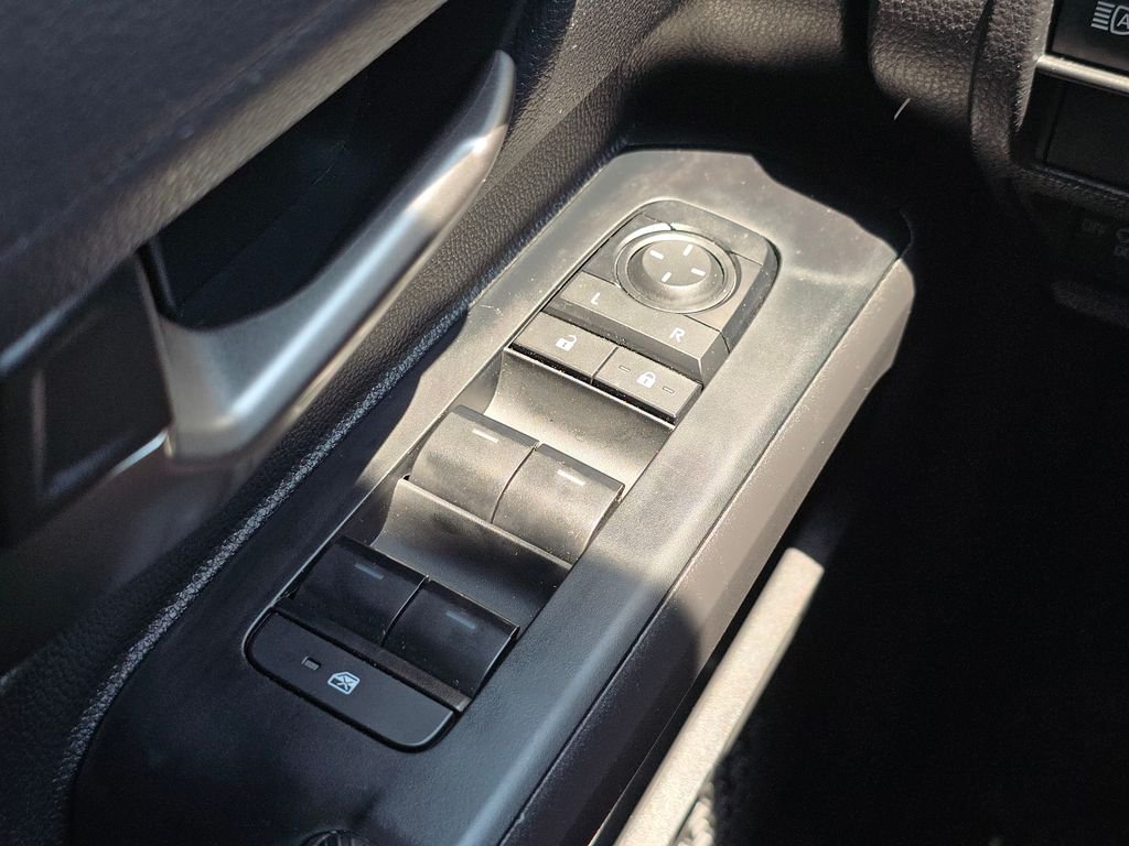 Used 2025  Toyota  image 26