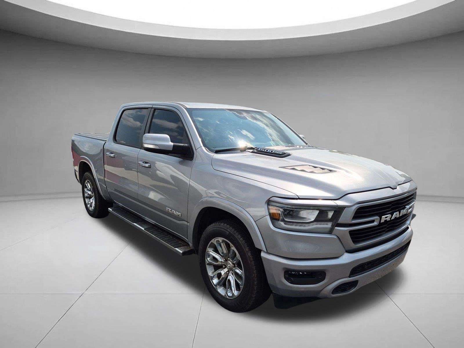 Used 2022 Billet Silver Metallic Clearcoat Ram Laramie image 3