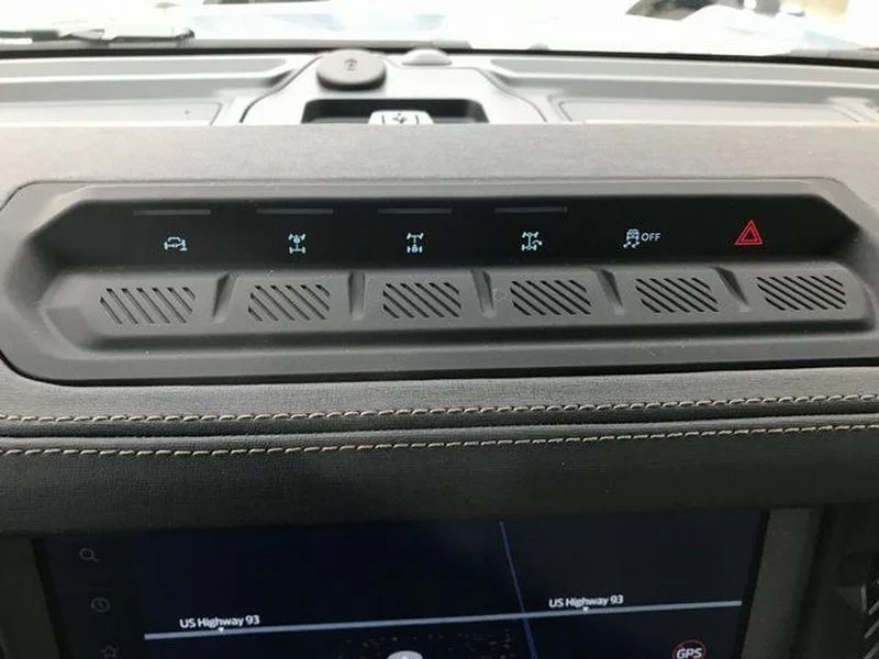 New 2025 Azure Gray Metallic Tri-Coat Ford Badlands® image 13