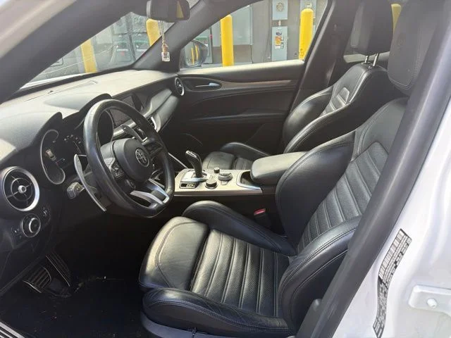 Used 2021 White Alfa Romeo Ti Sport image 9
