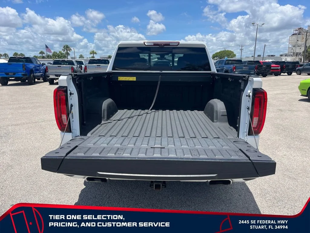Used 2021 WHITE FROST TRICOAT GMC Denali image 10