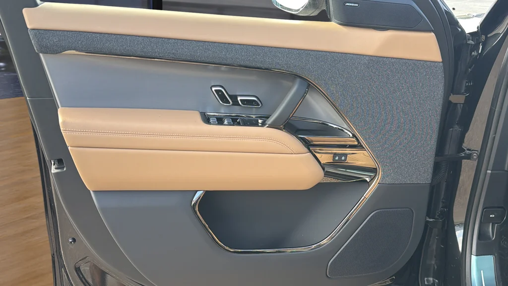 New 2026 Black Land Rover SE image 19