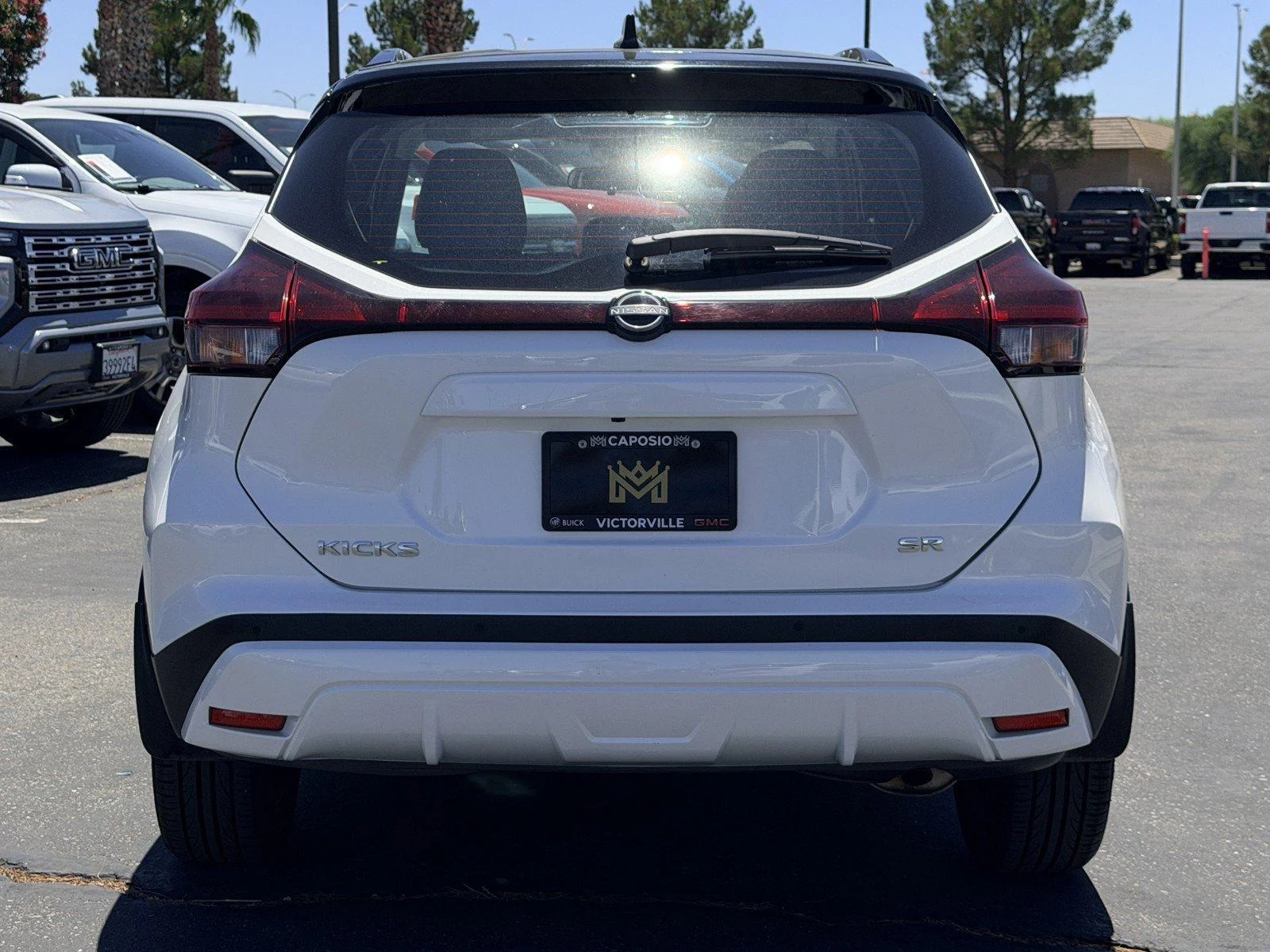 Used 2023 Aspen White Trico Nissan SR image 5