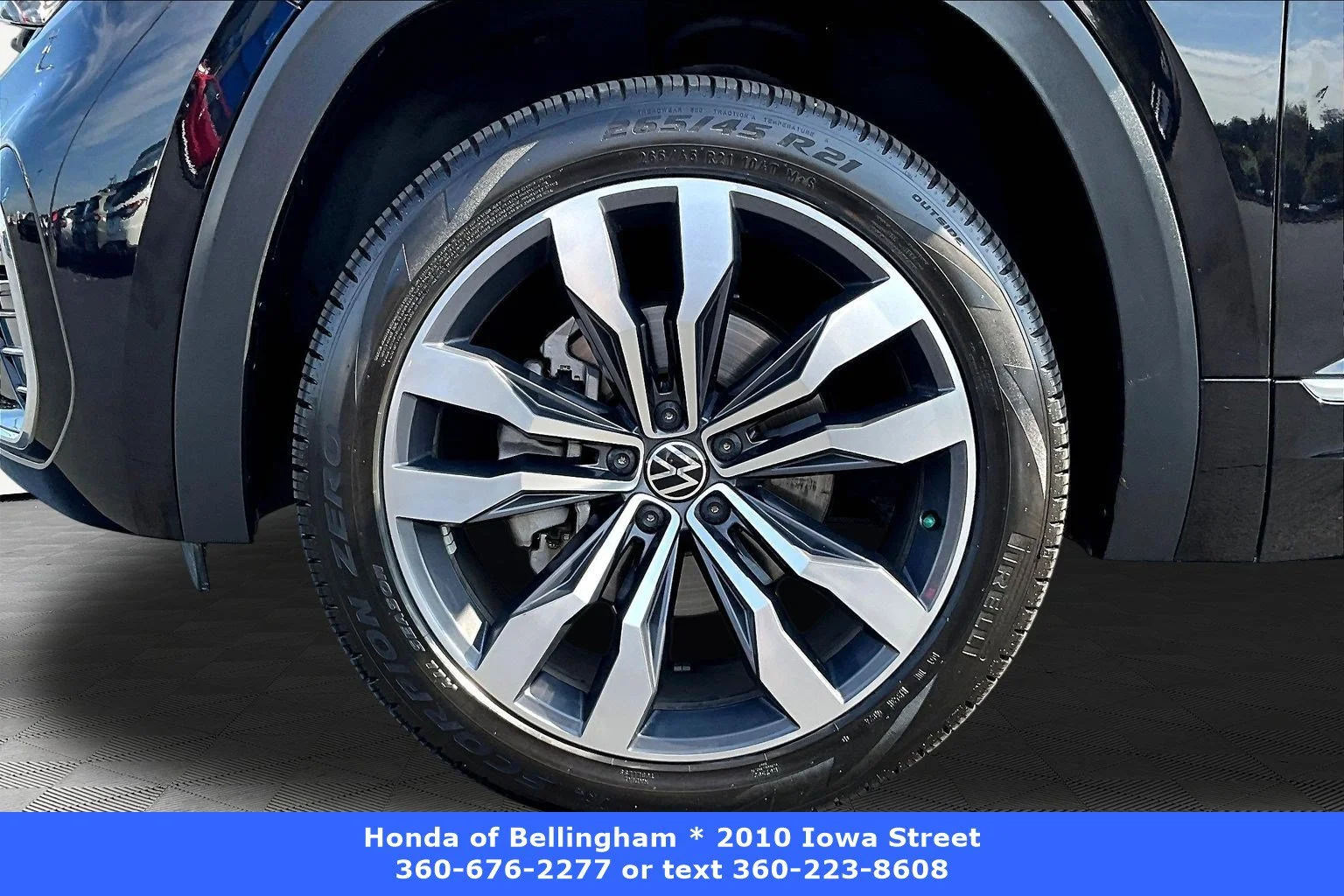 Used 2021 Deep Black Volkswagen 3.6L V6 SEL R-Line image 32