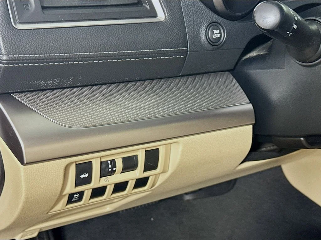 Used 2018 Red Subaru 2.5i image 10