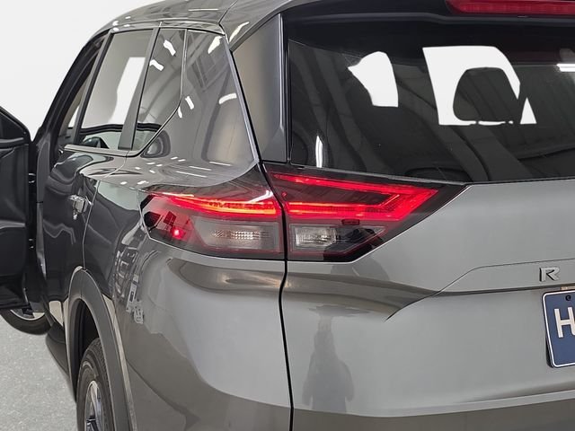 Used 2025 Gray Nissan SV image 33