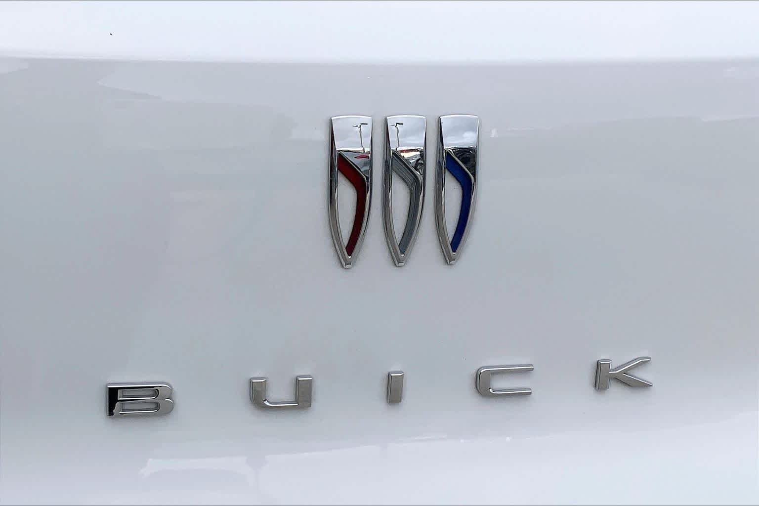 Used 2024 Summit White Buick Sport Touring image 31