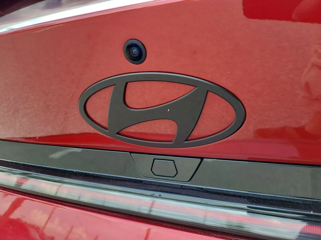 Used 2025 Red Hyundai Base image 8