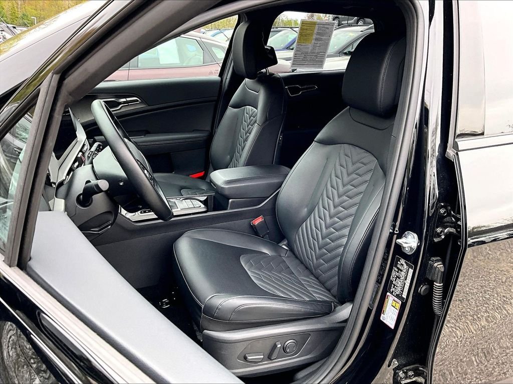 Used 2026 Black Kia X-Line image 10