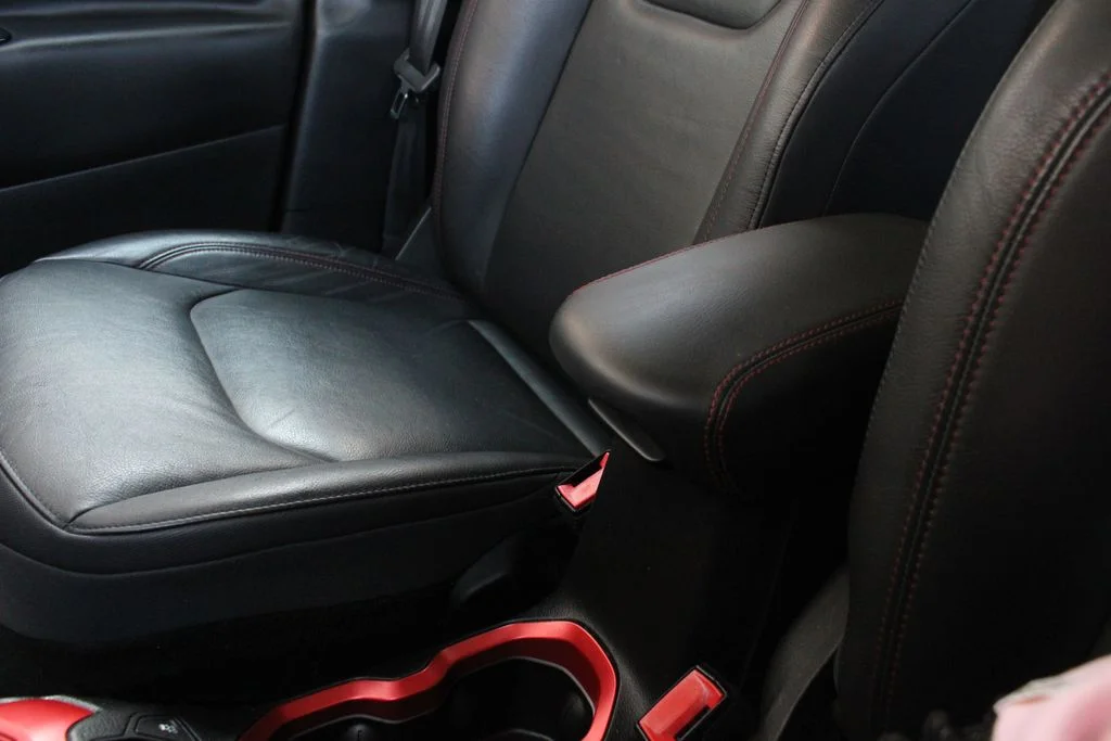 Used 2016 Black Jeep Trailhawk image 17