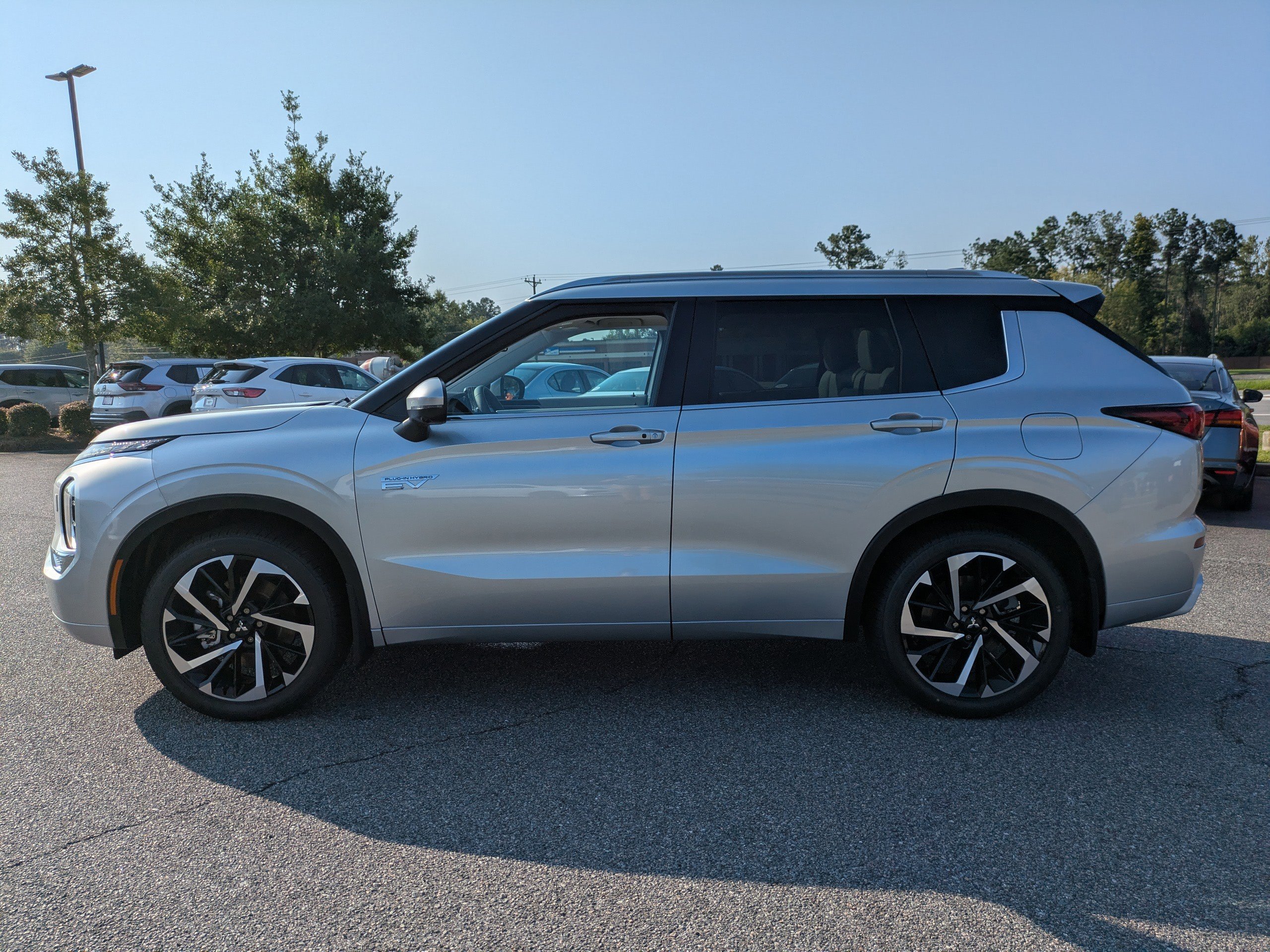 2025 Mitsubishi Outlander Plug-in Hybrid SEL - Photo 7