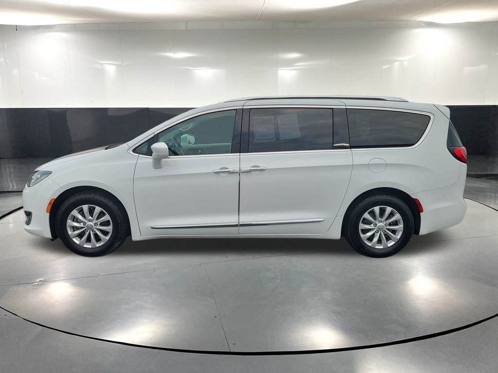 2018 Chrysler Pacifica Touring L photo 4