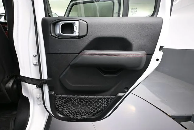 Used 2019 White Jeep Unlimited Rubicon image 36