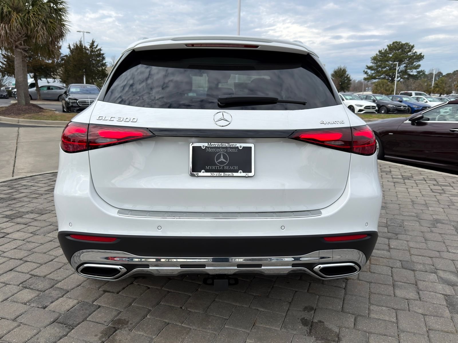 New 2026 MANUFAKTUR Moonlight White Metallic Mercedes-Benz GLC 300 image 10