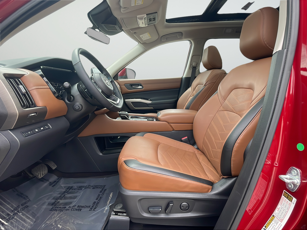 Used 2023 Red Nissan Platinum image 10