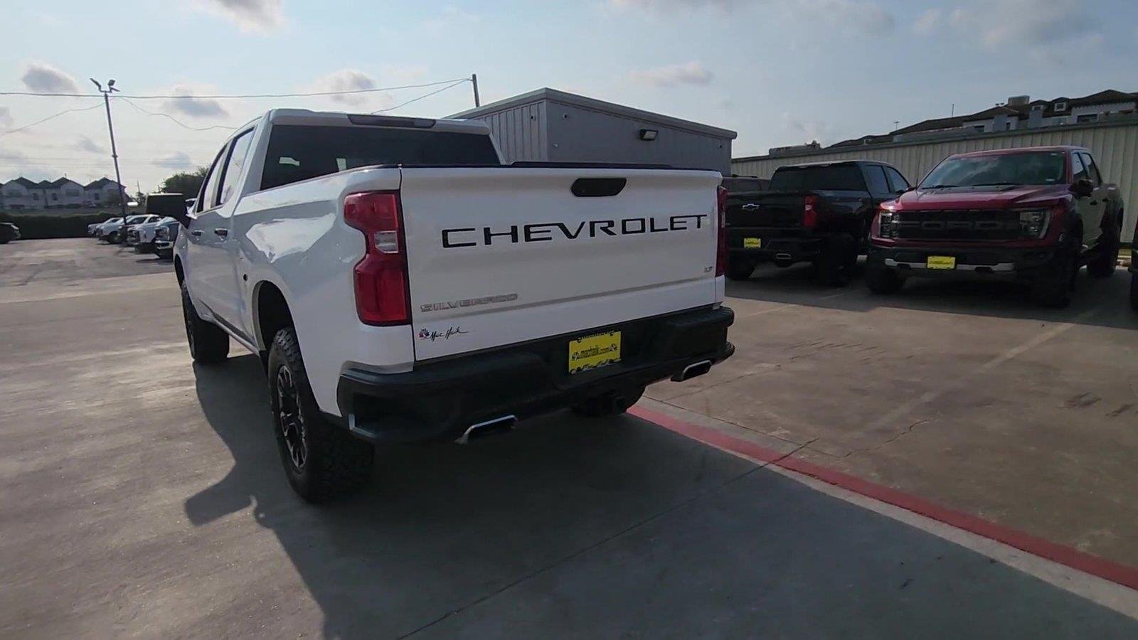 Certified Used 2020 SUMMIT WHITE Chevrolet LT Trail Boss image 7