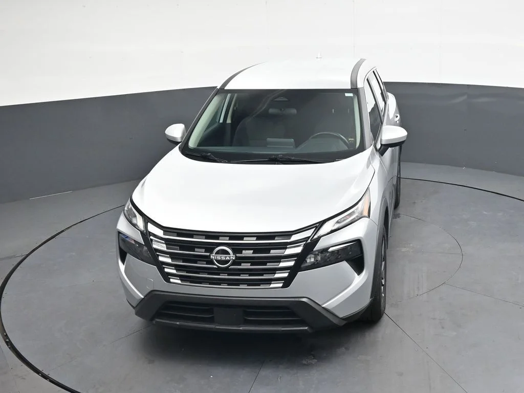 Used 2025 Silver Nissan SV image 33