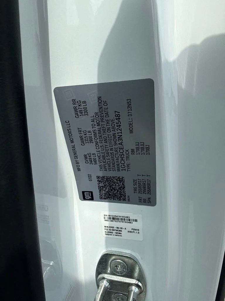 Used 2022 Summit White Chevrolet LT image 31
