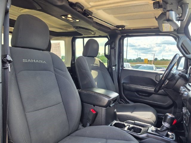 Used 2020 Black Clearcoat Jeep Sahara image 17