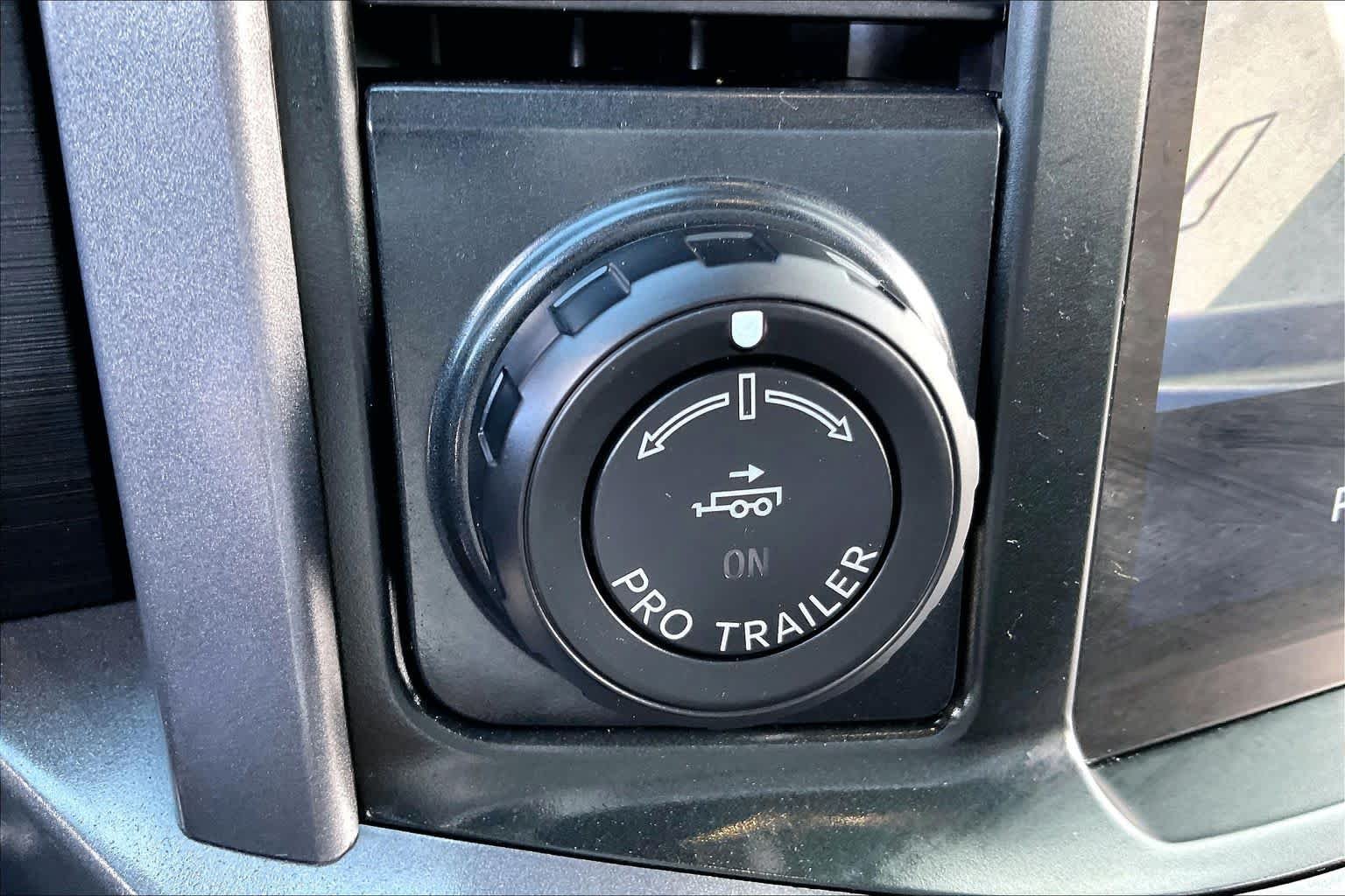 Used 2025 Antimatter Blue Metallic Ford XLT image 32